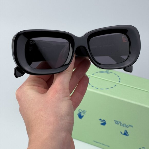 Off-White CARRARA 007 BRAND NEW Sunglasses Black Dark Grey Unisex Rectangular - Picture 1 of 11